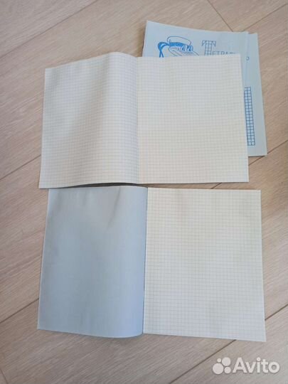 Тетради в клетку 12л