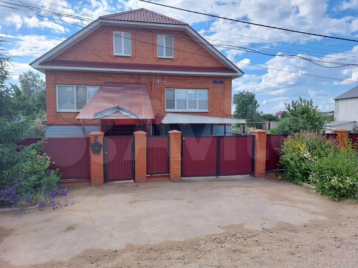 Дом 205 м² на участке 10 сот.