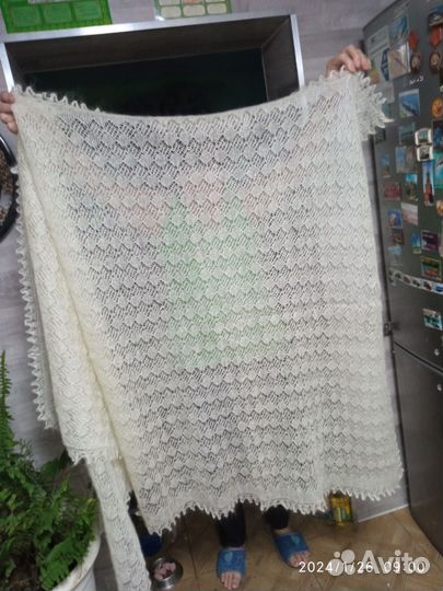 Пуховый платок шаль