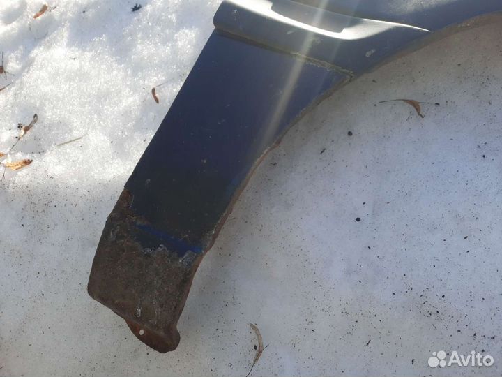 Крыло переднее правое Passat b4