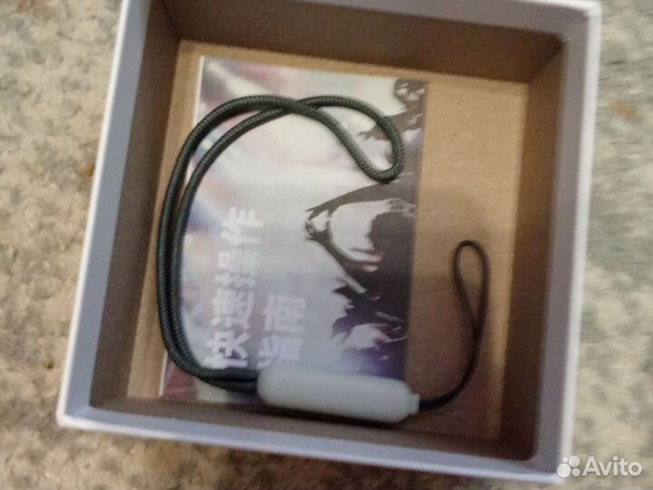 Беспроводные наушники с экраном