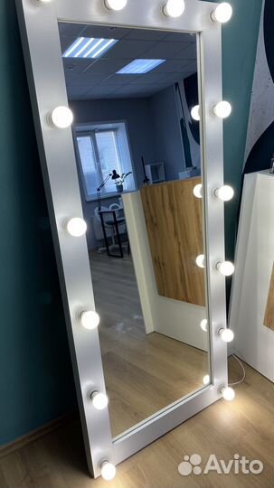 Гримерное зеркало с лампочками бу
