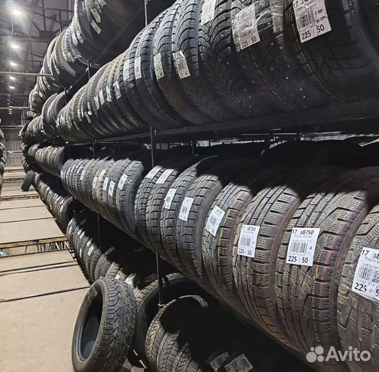Nokian Tyres Hakkapeliitta 8 215/70 R16 96M