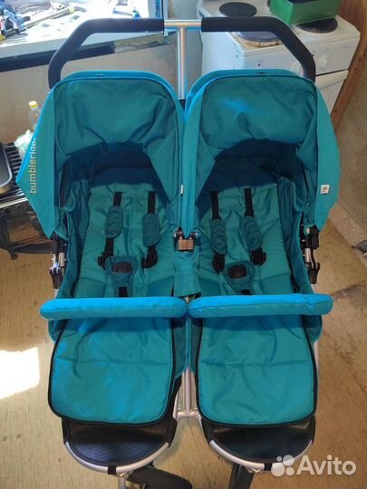Коляска для двойни bumbleride