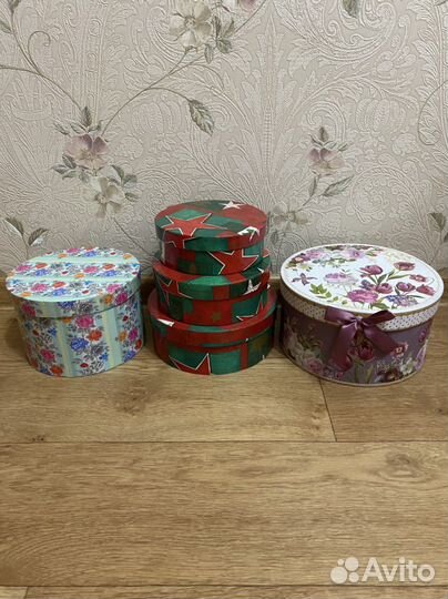 Подарочная коробка