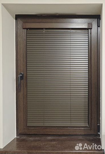 Жалюзи в офис цветные