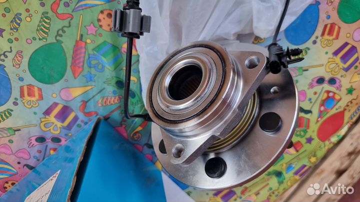 Ступица в сборе Шевроле Тахо,Эскалэйд 2008г