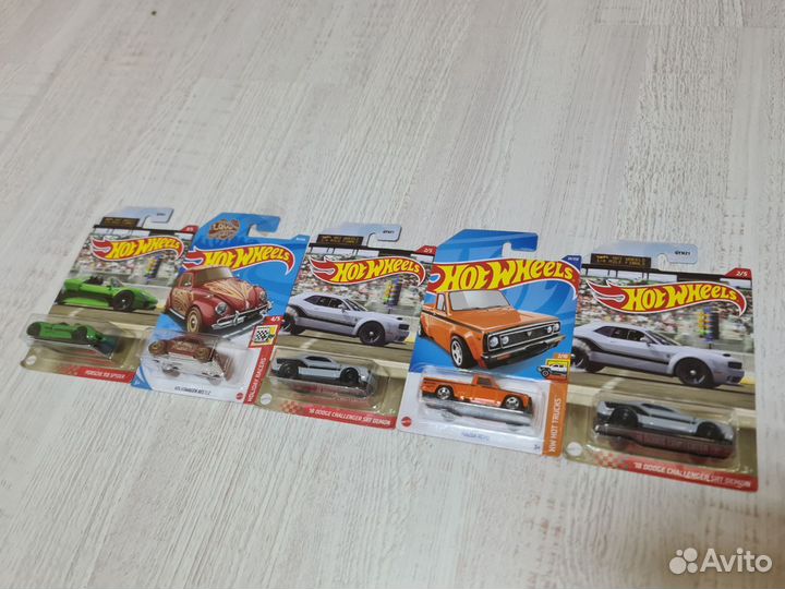 Модельки Hot wheels