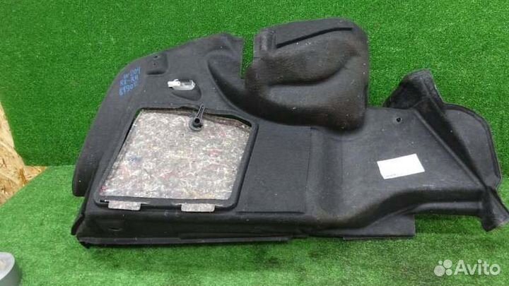 Обшивка багажника правая Mercedes-Benz C200 W204