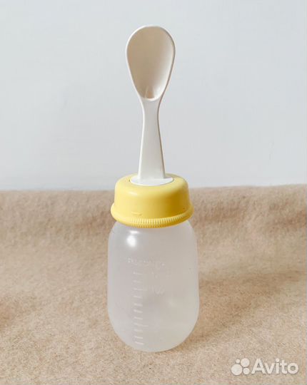 Ниблер lubby и бутылка ложка pigeon