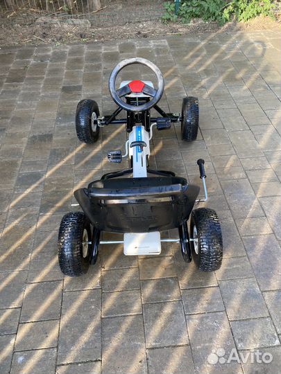 Педальная машина Веломобиль