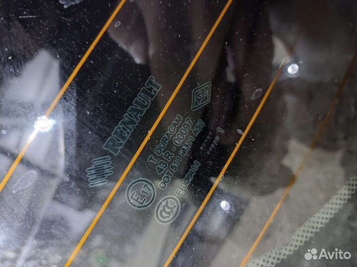 Рено Флюенс Стекло заднее