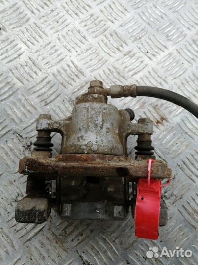 Суппорт задний левый Toyota Camry ACV40 3.5 2GR-FE