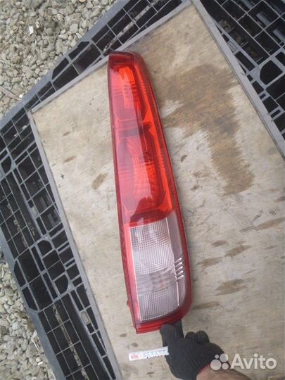 Стоп-сигнал задний правый Nissan X-Trail PNT30