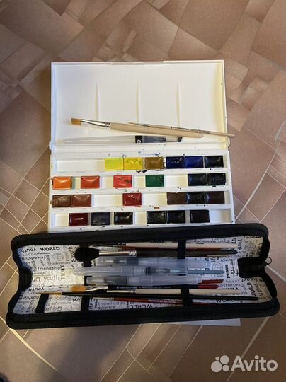 Акварельные краски белые ночи 24 с набором кистей