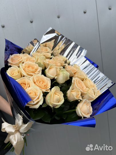 Букет свежих голландских роз 25 шт