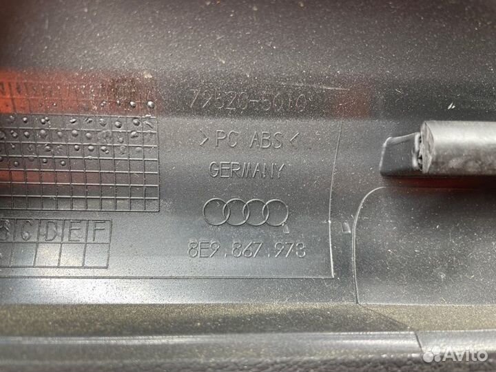Обшивка двери багажника Audi A4 B7 BLB 2.0 2006