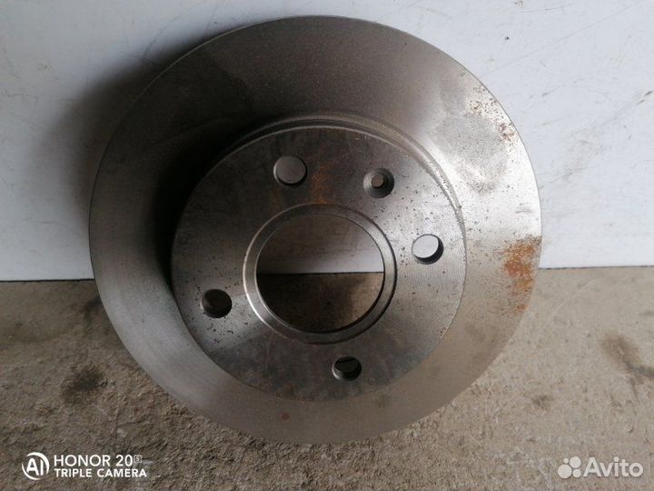 Тормозной диск передний Ford Fiesta 2002-2008