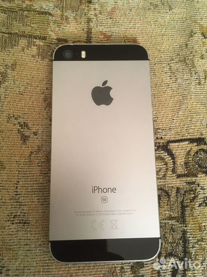 iPhone SE, 32 ГБ