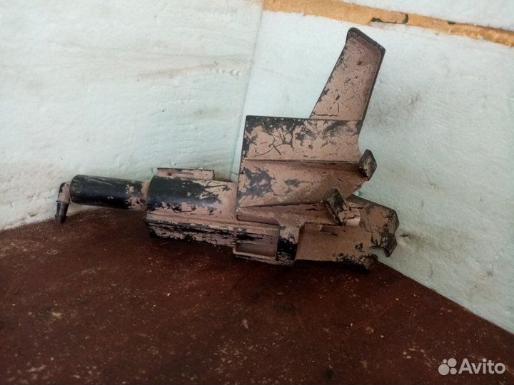 Форсунка омывателя передняя правая Nissan Qashqai