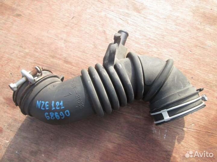 Гофра воздушного фильтра Toyota Corolla NZE121