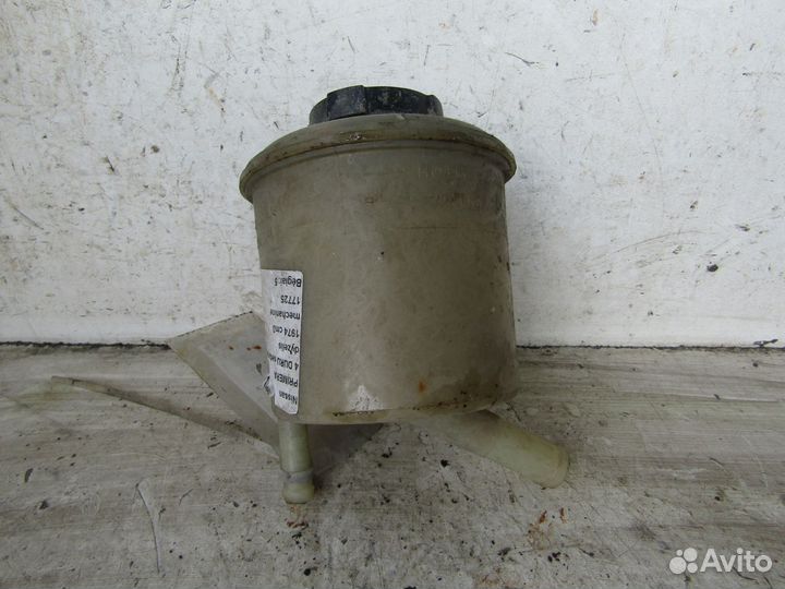 Бачок жидкости усилителя руля Ниссан Примьера