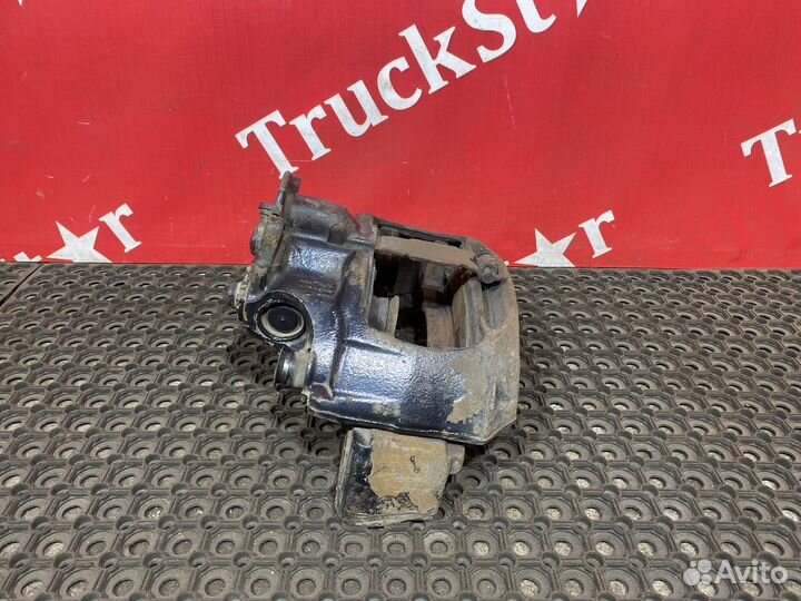 Суппорт передний правый 2017г