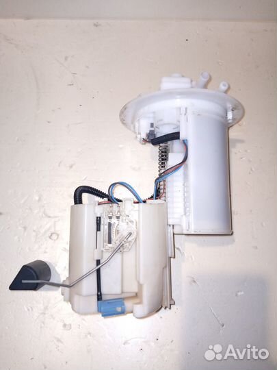 Топливный насос Toyota Corolla е150