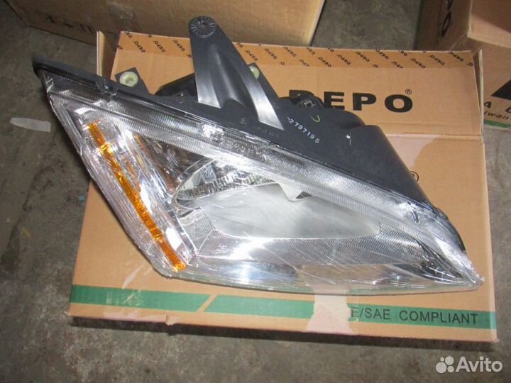 Фара правая Ford Focus II 05-08