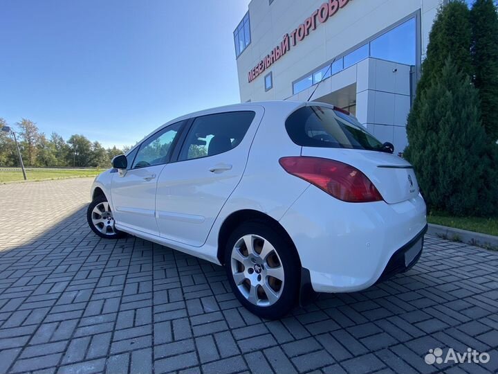 Peugeot 308, 2011