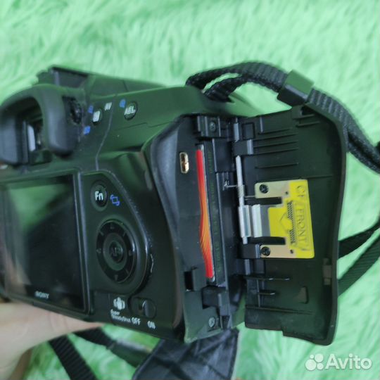 Зеркальный фотоаппарат Sony 200 б/у рабочий