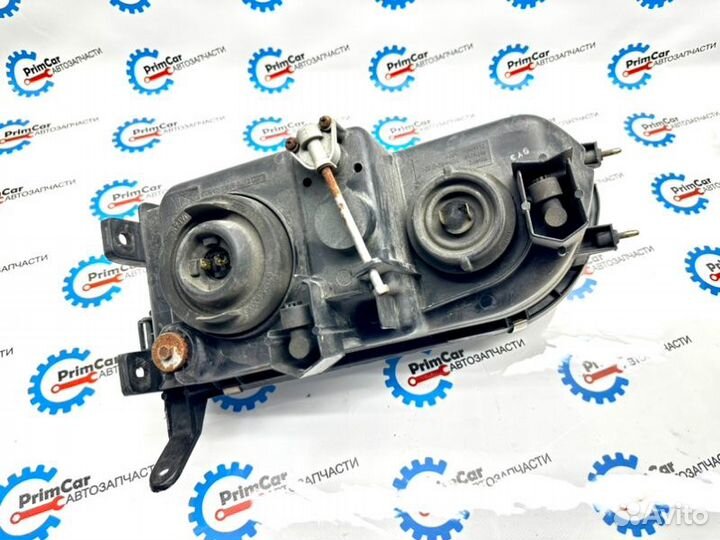 Фара правая Mitsubishi Delica PA3V