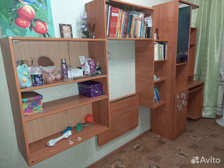 Детская стенка и компьютерный стол