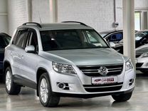 Volkswagen Tiguan 2.0 AT, 2010, 318 000 км, с пробегом, цена 1 150 000 руб.