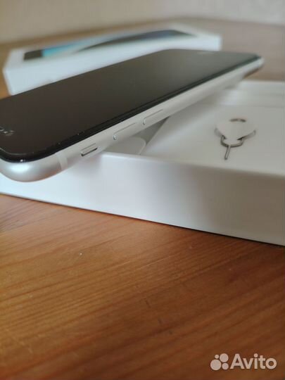 iPhone SE (2020), 128 ГБ