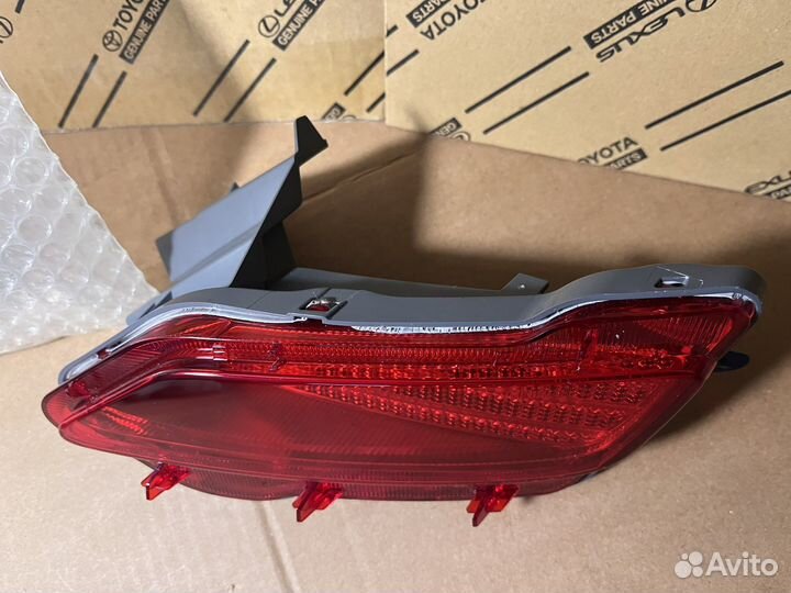 Задний правый фонарь катафот Toyota RAV4 40