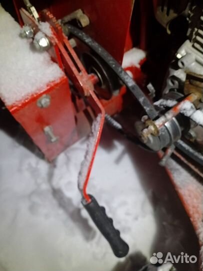 Снегоуборочная приставка к мотоблоку