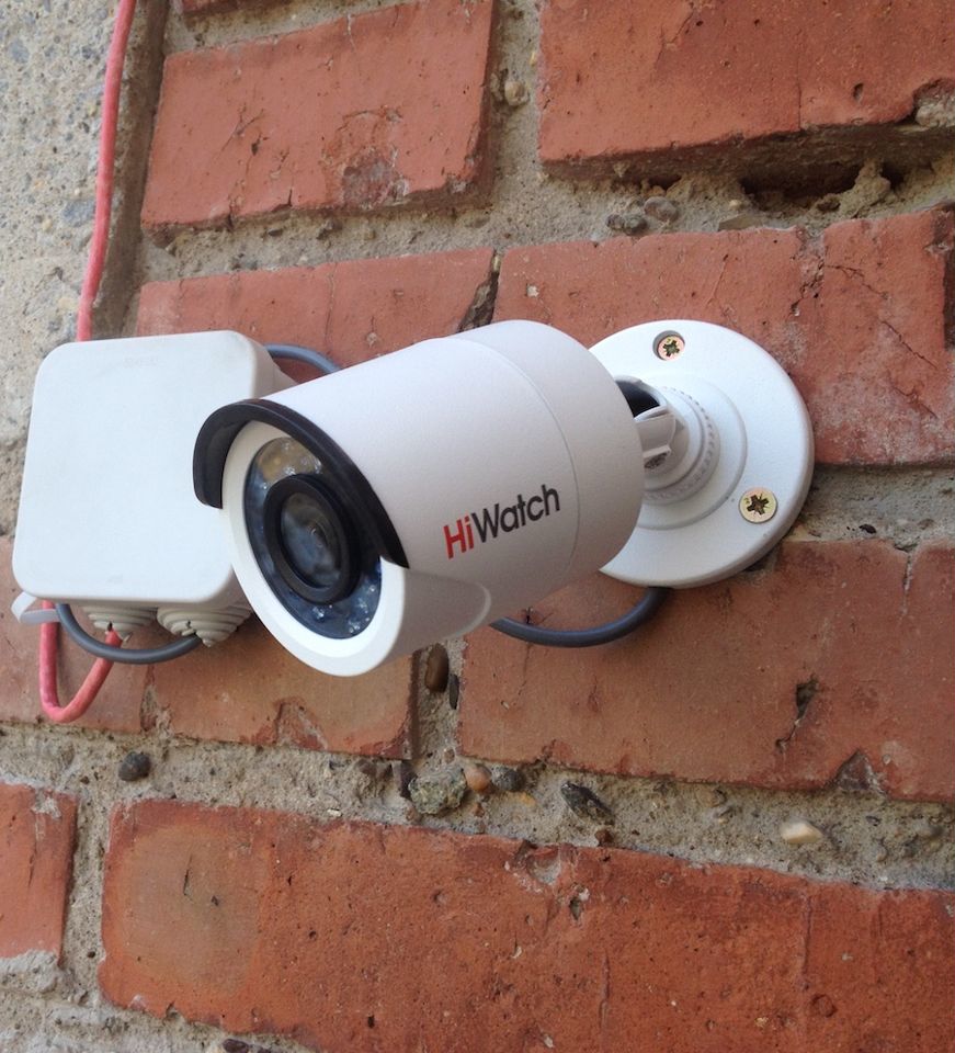 Монтаж видеокамер. Камера видеонаблюдения. Установка и настройка камеры. Монтаж видеонаблюдения. Монтаж видеонаблюдения в доме.