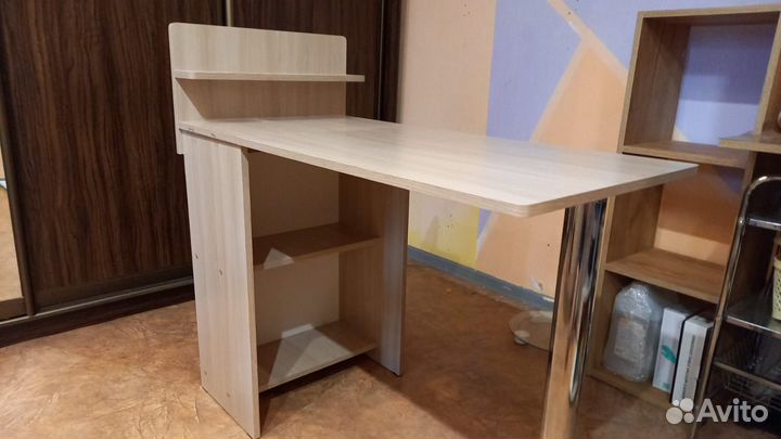 Маникюрный стол складной бу