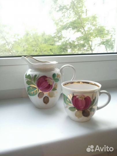 Сливочник и чашка