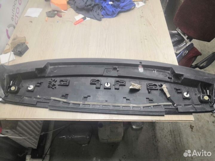 Спойлер крышки багажника Volvo XC90