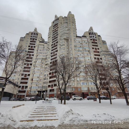 Торговая площадь, офис, шоурум, клиника, банк 172