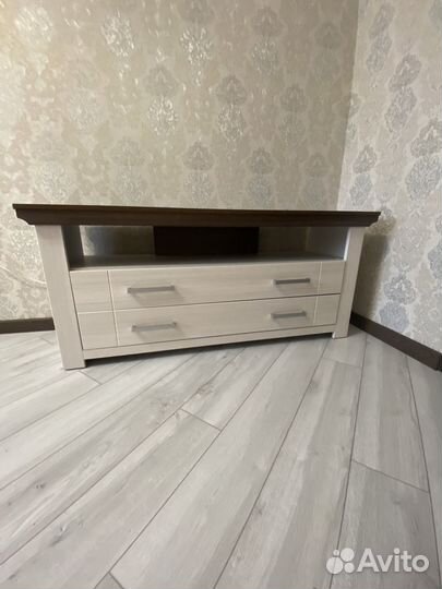 Тумба под телевизор