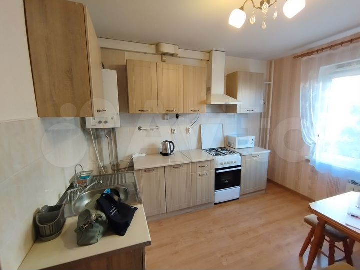 2-к. квартира, 70 м², 4/9 эт.