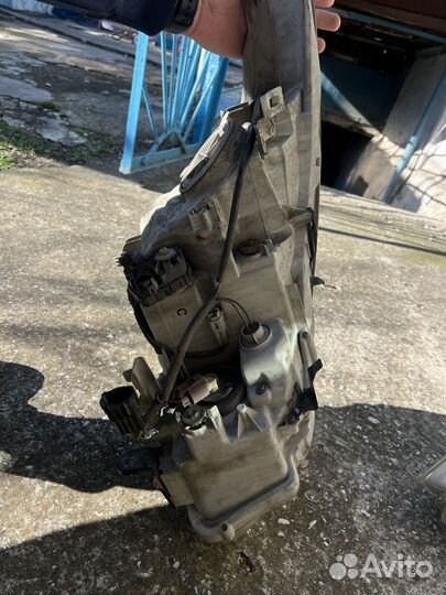 Фары ксенон левая правая infiniti g35