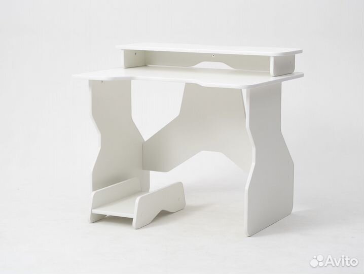 Компьютерный геймерский/игровой стол