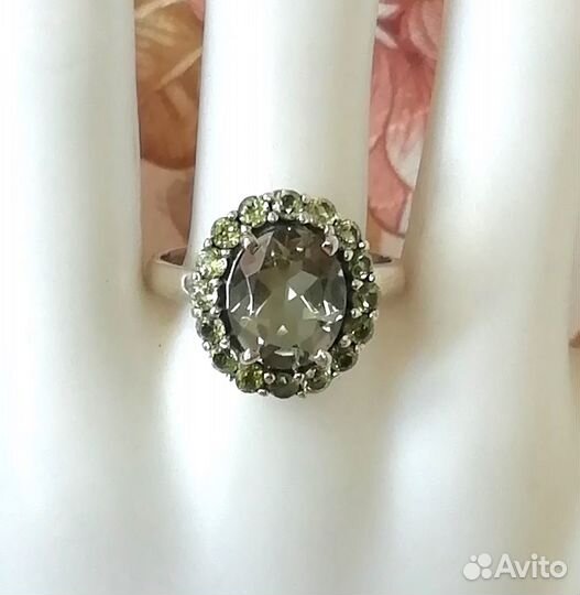 Серьги, кольцо 19 празиолит, хризолит серебро С154
