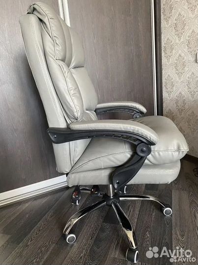 Компьютерное кресло офисное с функцией массажа