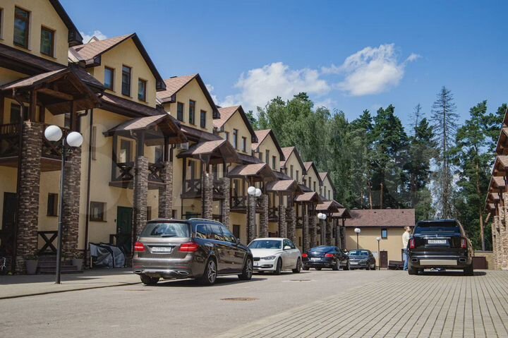 Таунхаус 180 м² на участке 1,8 сот.