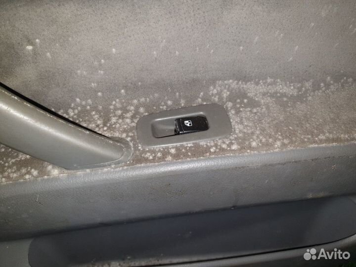 Обшивка двери передней правой Daewoo Gentra II